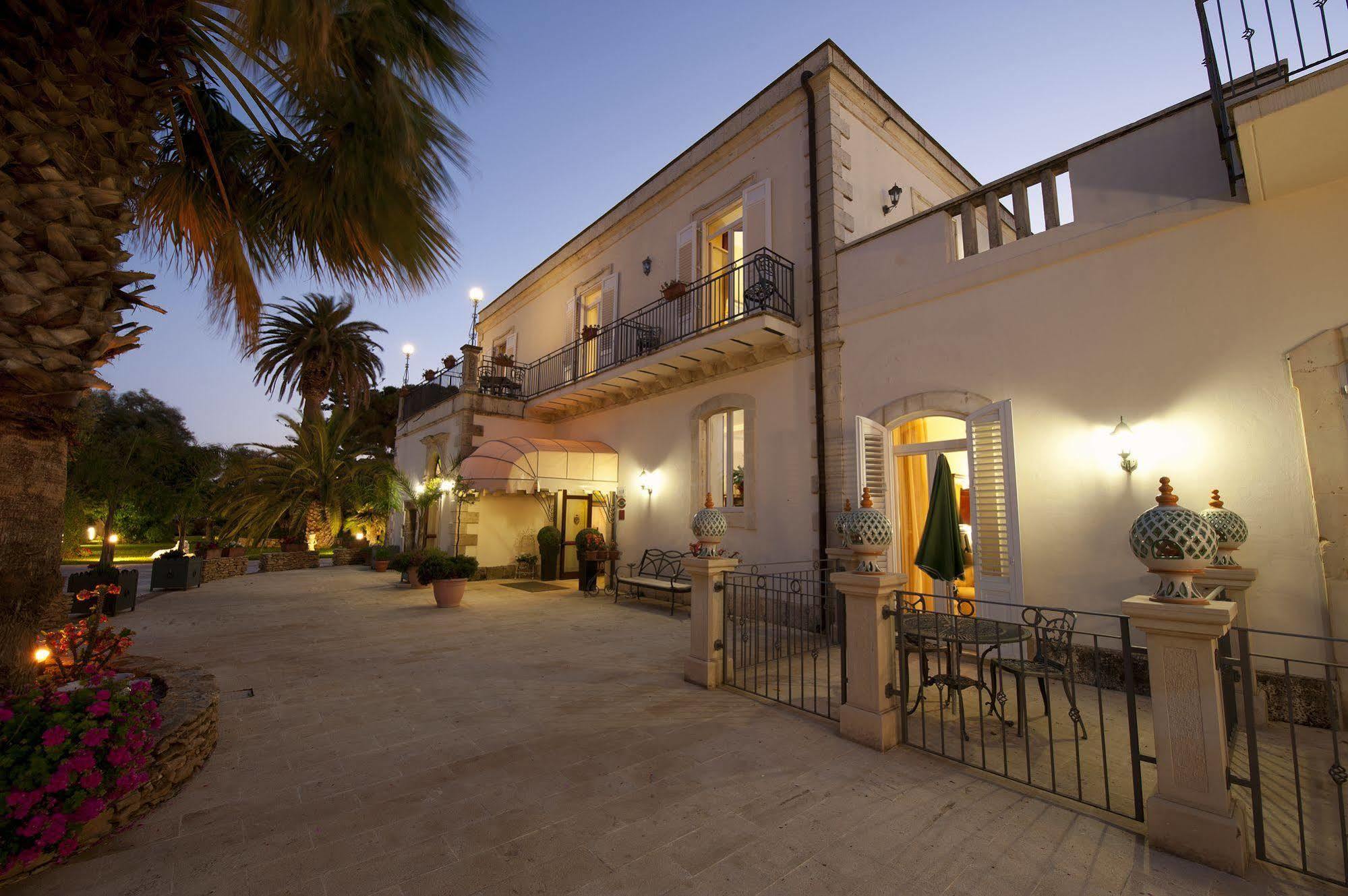 Charme Hotel Villa Principe Fitalia Fanusa Exteriör bild